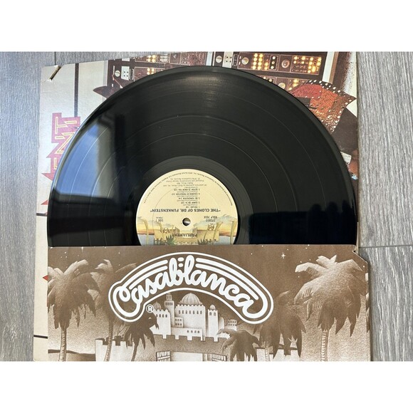 Vintage Parliament Vinyl The Clones of Dr. Funkenstein Funk LP 1976 Casablanca - Picture 3 of 3
